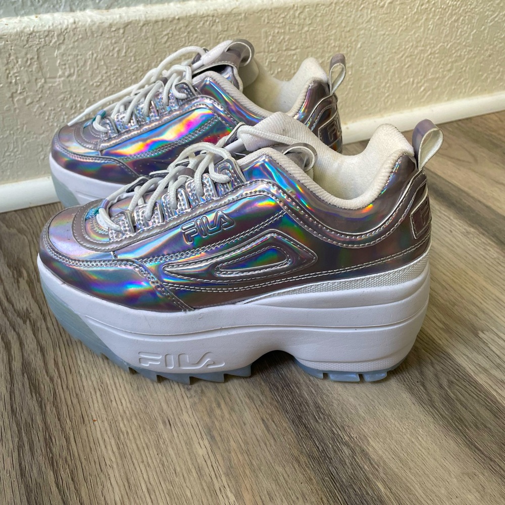 NWOB Holographic platform Fila’s!